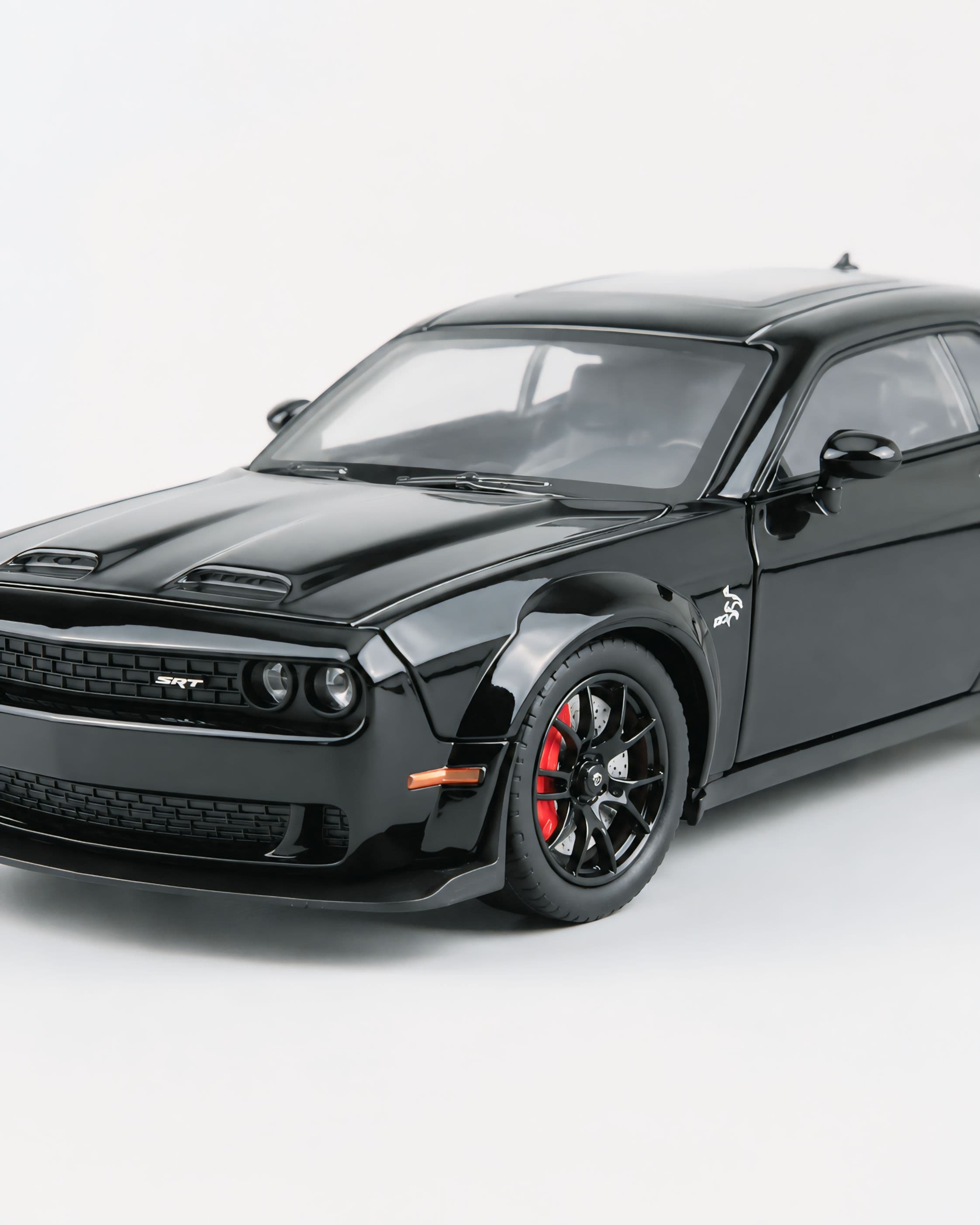 Dodge Challanger SRT thumbnail 3