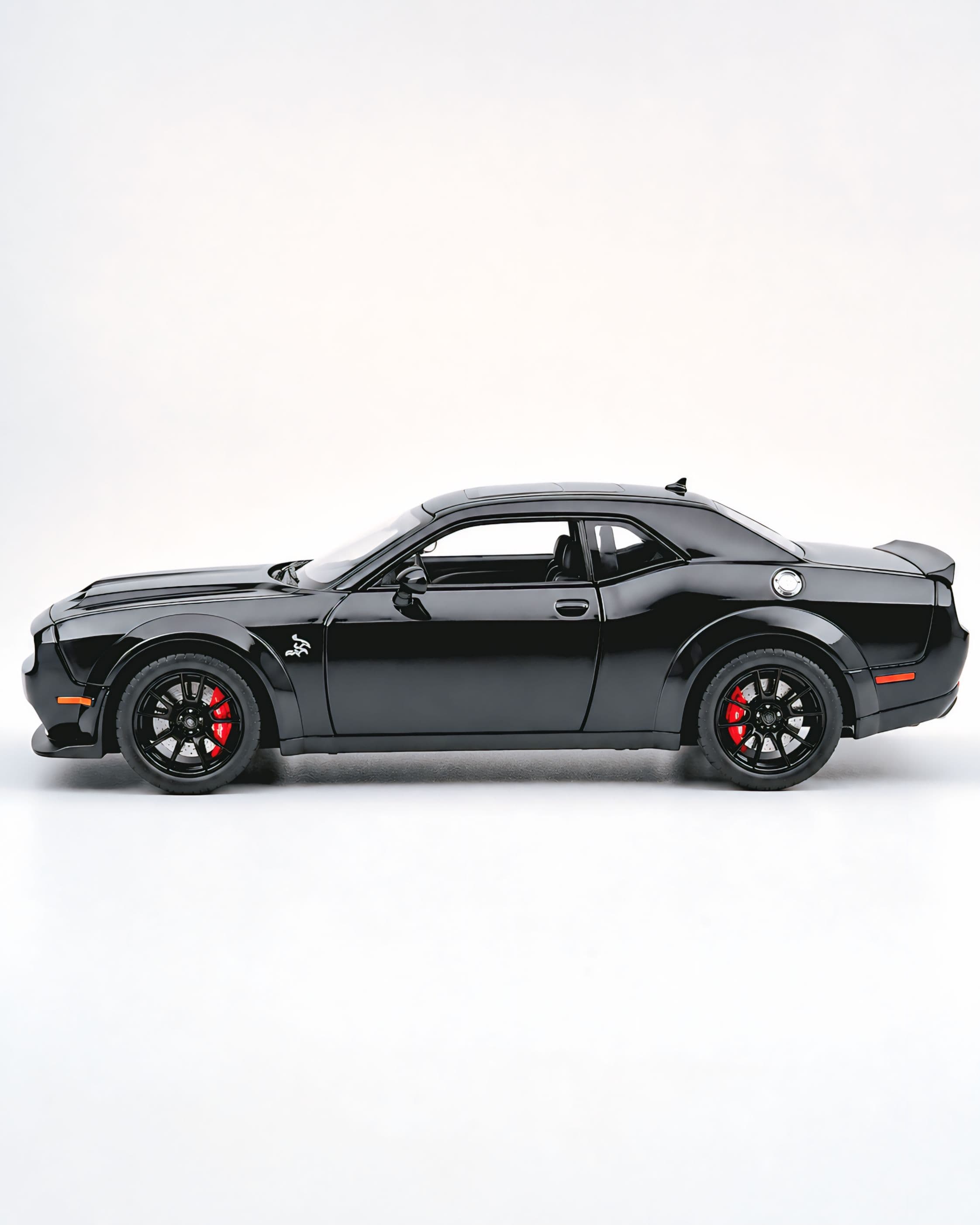 Dodge Challanger SRT thumbnail 5